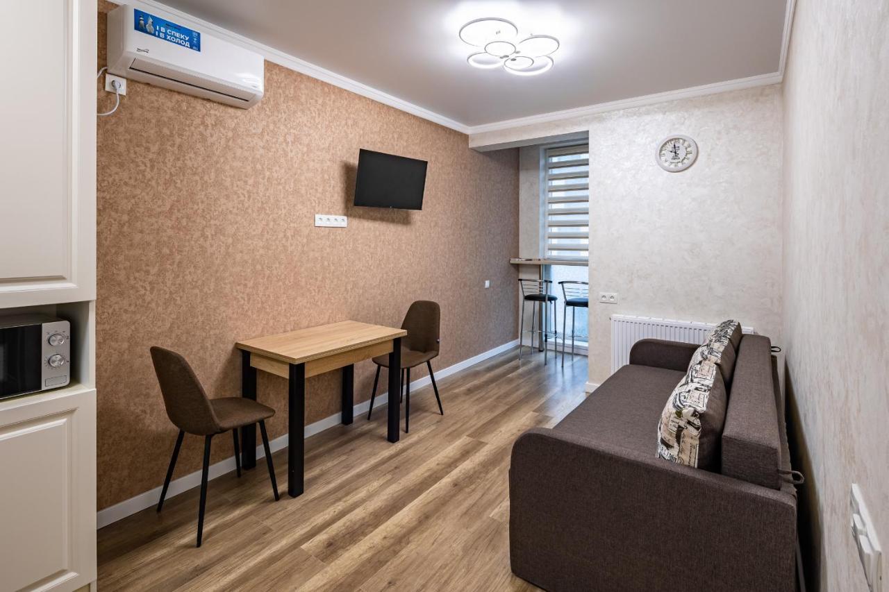 Avalon Time Apartment Lviv Bagian luar foto