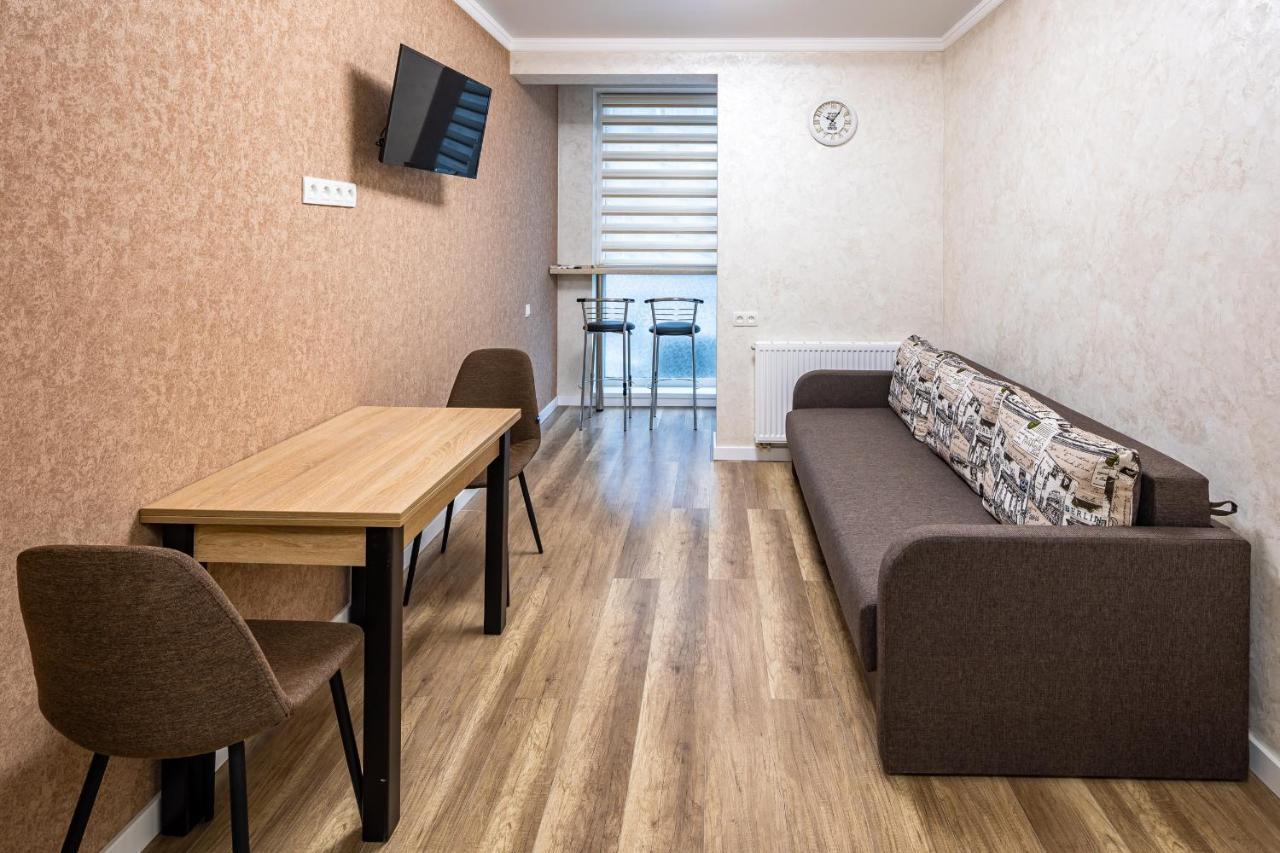 Avalon Time Apartment Lviv Bagian luar foto