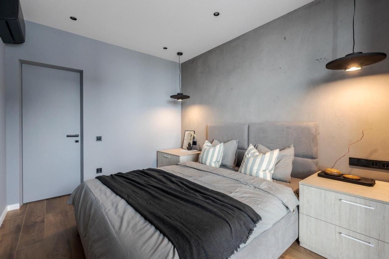 Avalon Time Apartment Lviv Bagian luar foto