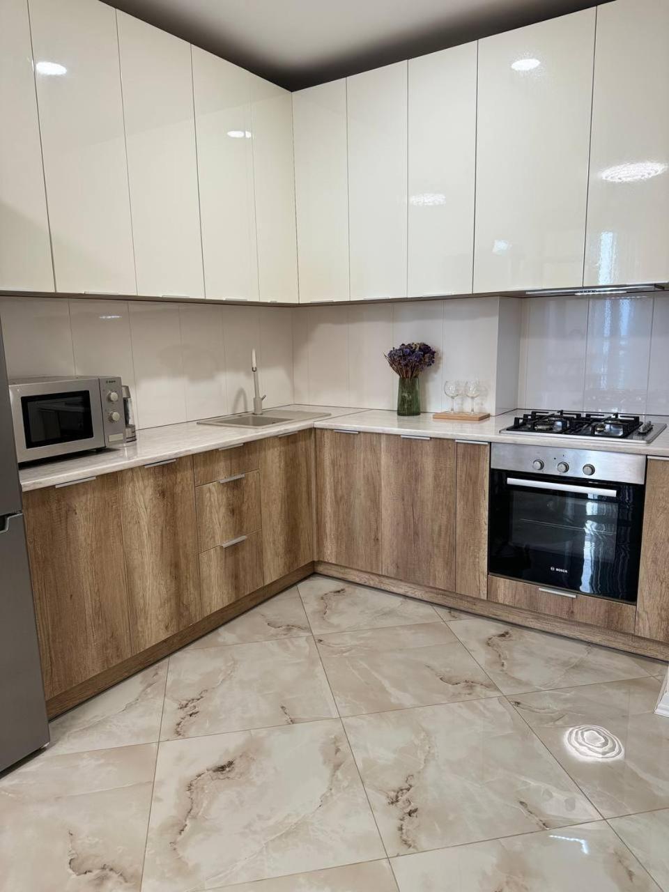 Avalon Time Apartment Lviv Bagian luar foto