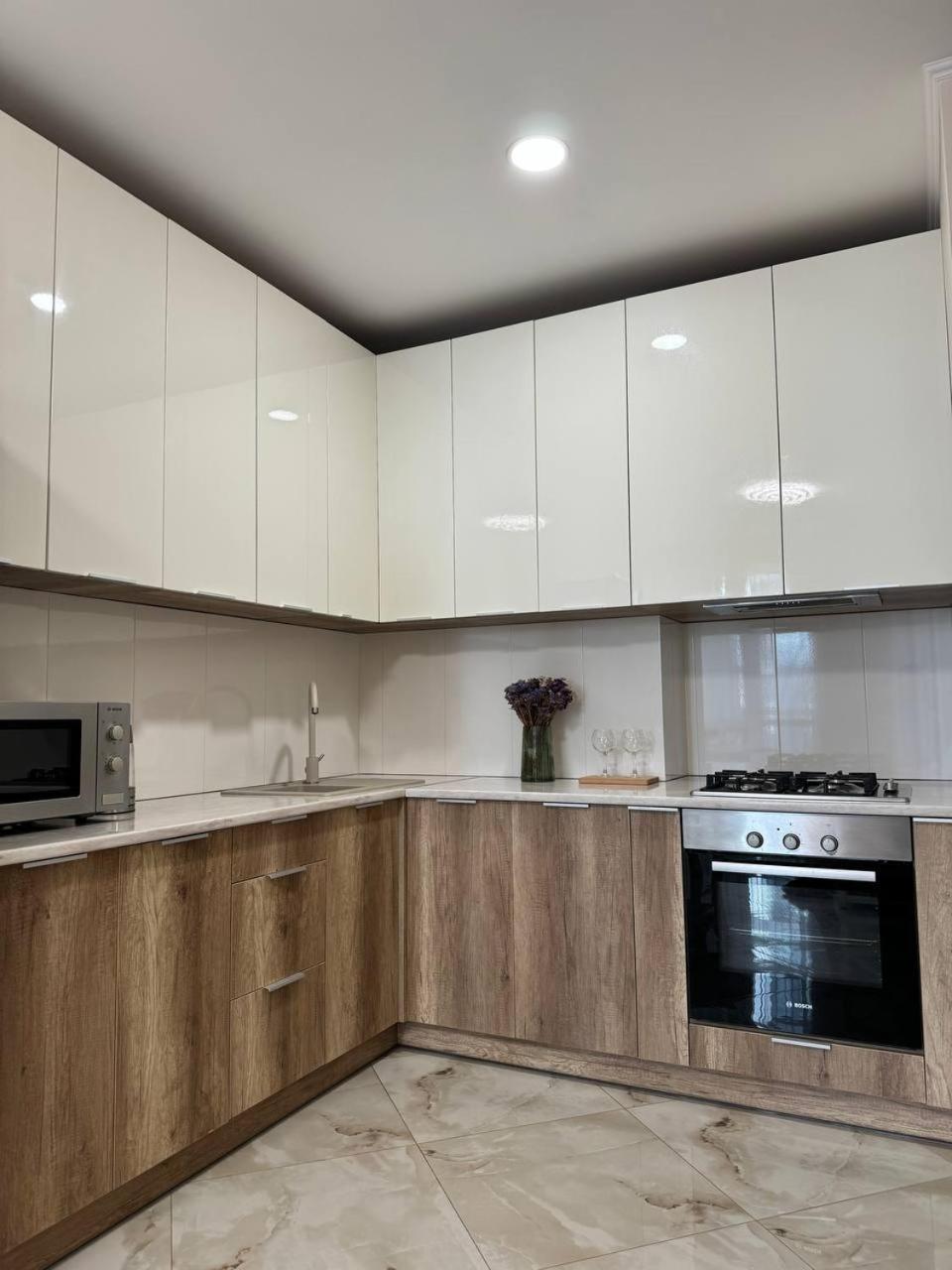 Avalon Time Apartment Lviv Bagian luar foto